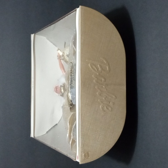 Celebration Barbie 2000 - Picture 5 of 9